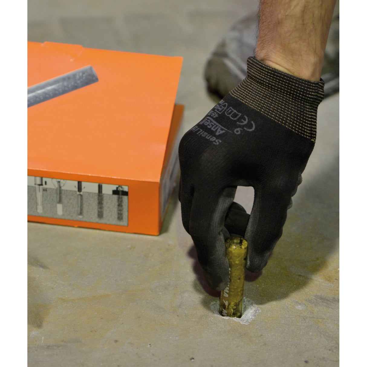 Suruburi si fixare chimica pentru macarale Jib montate pe coloana B-HANDLING - sefira.ro