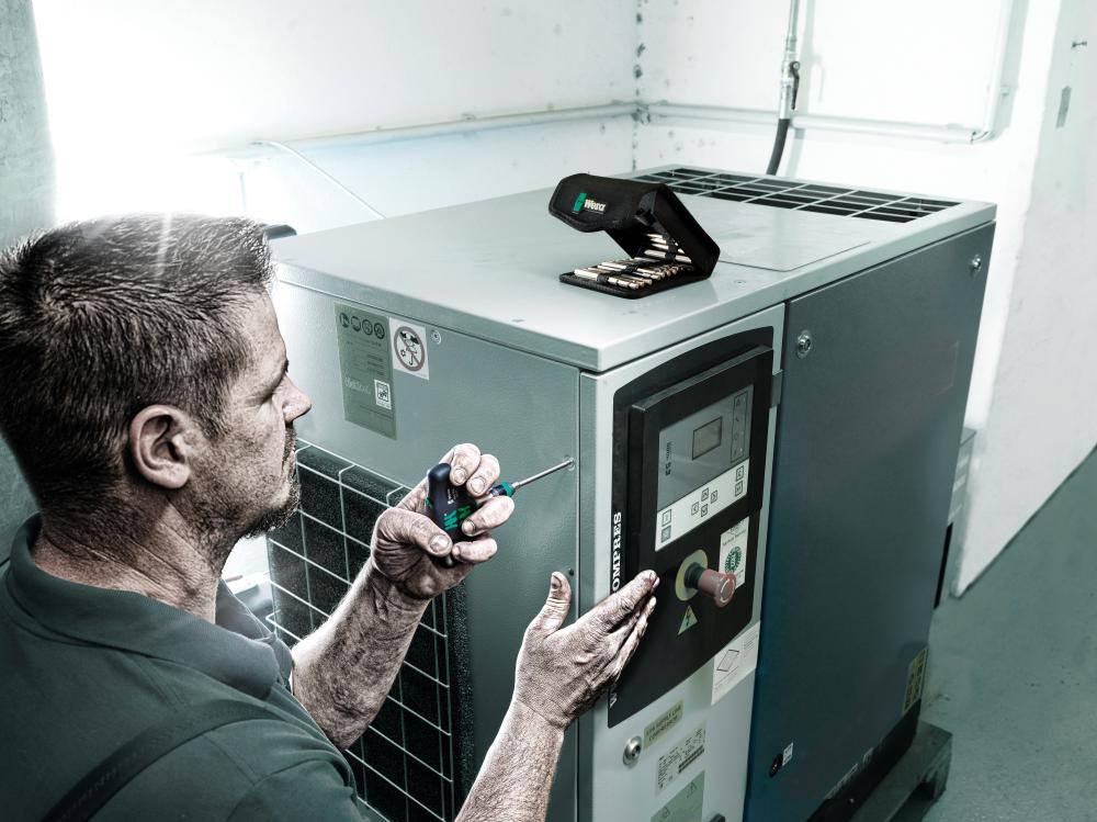 Suport bit prindere 1/4", cu clichet, maner T, cu comutator, magnetic, 05023461001, WERA - sefira.ro