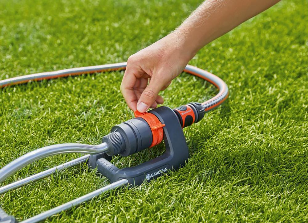 Aspersor oscilant Aqua S 18700-20, pana la 220 m², GARDENA - sefira.ro