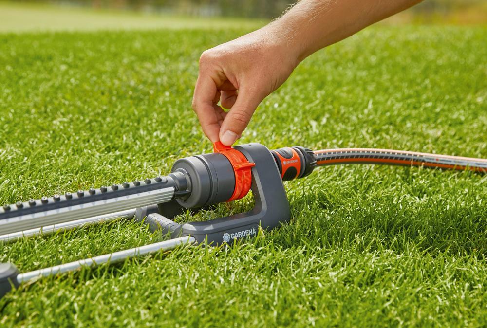 Aspersor oscilant Aqua M 18702-20, pana la 250 m², GARDENA - sefira.ro