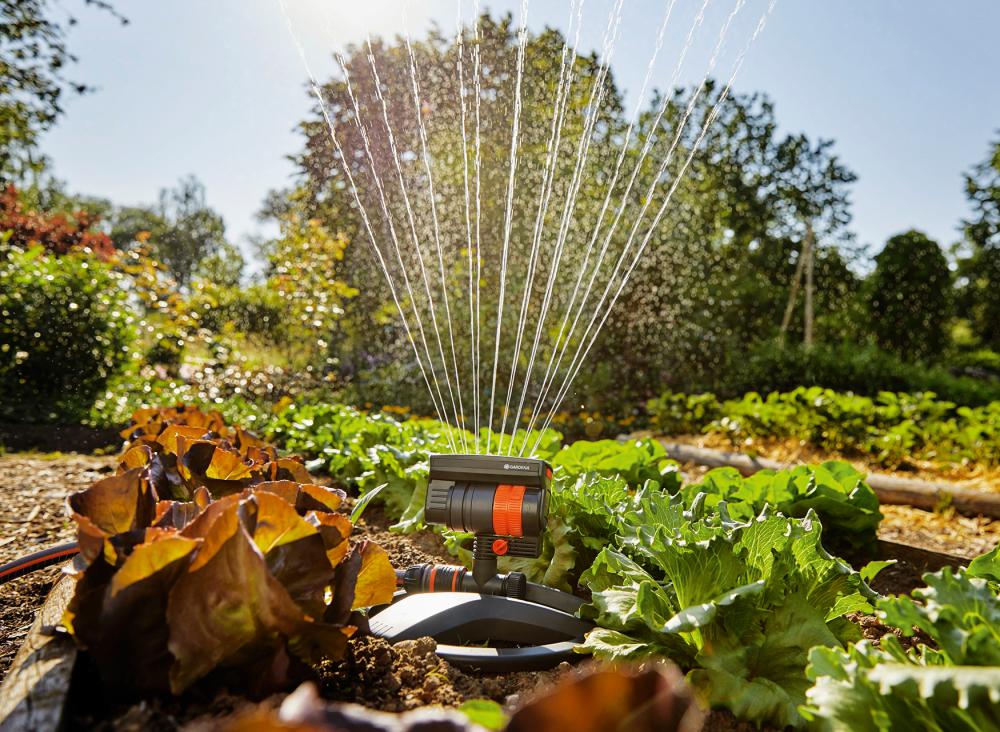 Aspersor oscilant Aqua Zoom Compact 18708-20, pana la 216 m², GARDENA - sefira.ro