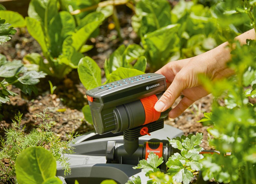 Aspersor oscilant Aqua Zoom Compact 18708-20, pana la 216 m², GARDENA - sefira.ro