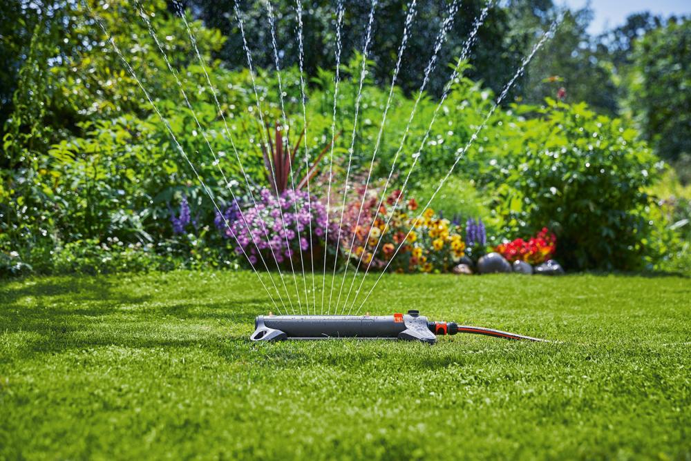 Aspersor oscilant Aqua Zoom S 18710-20, pana la 150 m², GARDENA - sefira.ro