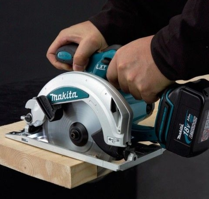 Li-Ion hand circular saw, 18V, 165mm, without batteries, MAKITA