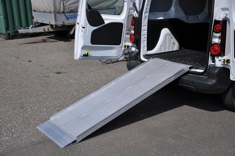 Wide ramps with edge type 2000L-700V LINE