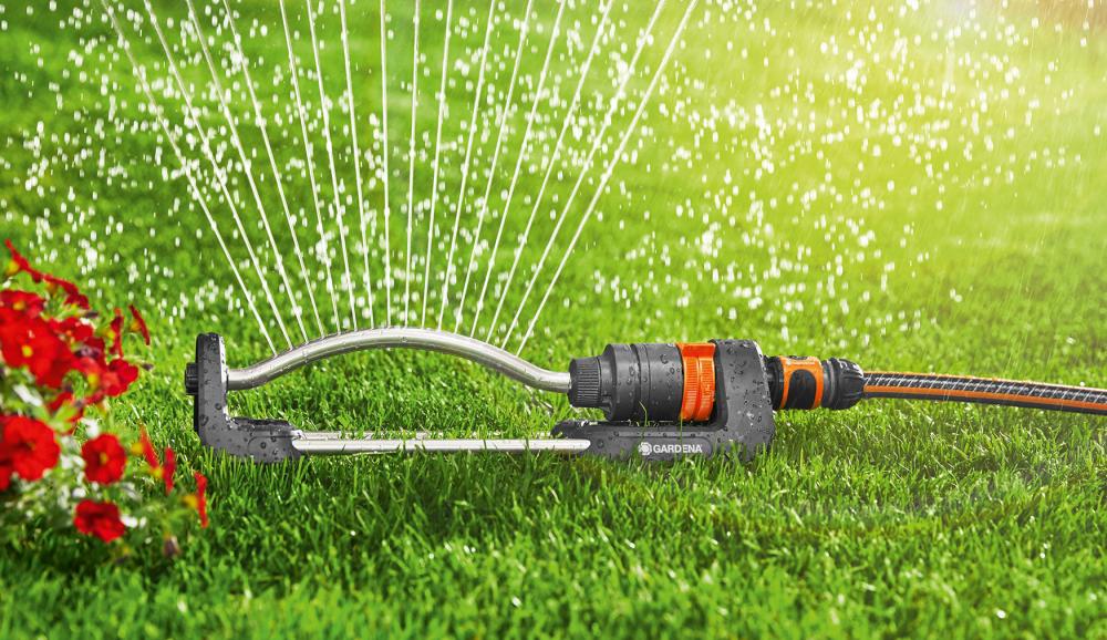 Aspersor oscilant Aqua S 18700-20, pana la 220 m², GARDENA - sefira.ro