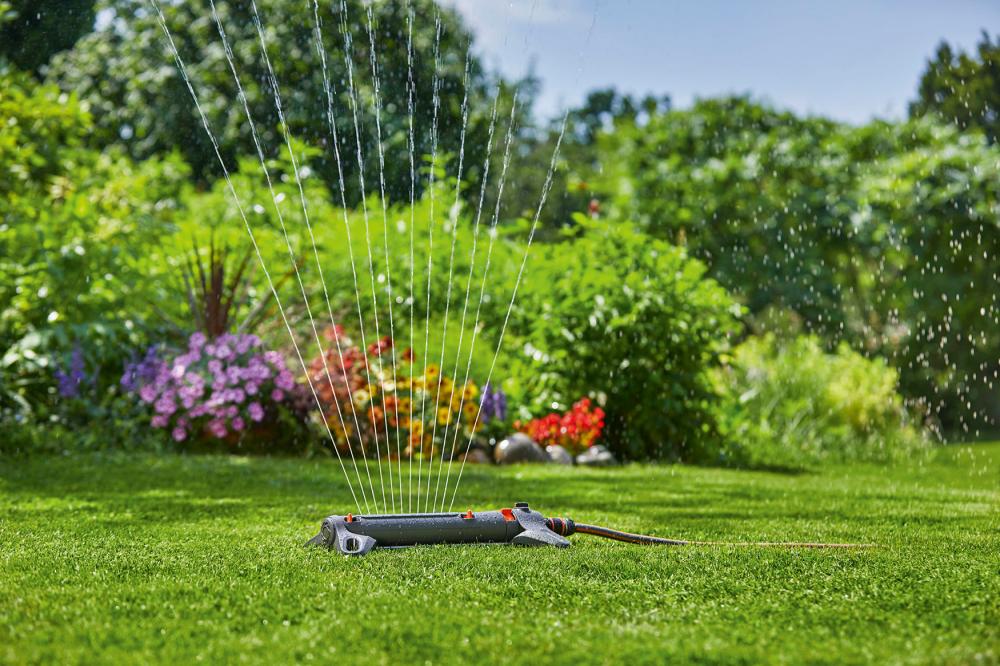 Aspersor oscilant Aqua Zoom S 18710-20, pana la 150 m², GARDENA - sefira.ro