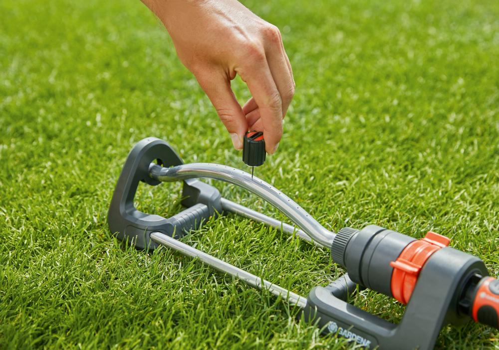 Aspersor oscilant Aqua S 18700-20, pana la 220 m², GARDENA - sefira.ro