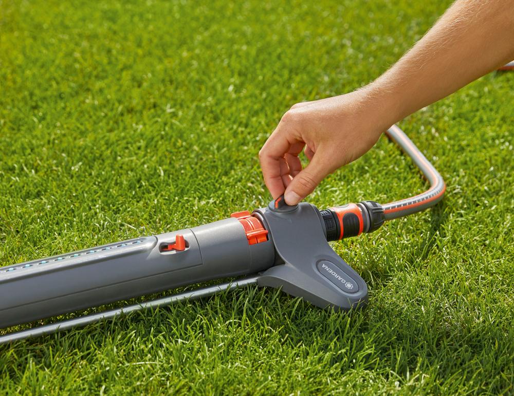 Aspersor oscilant Aqua Zoom M 18712-20, pana la 250 m², GARDENA - sefira.ro