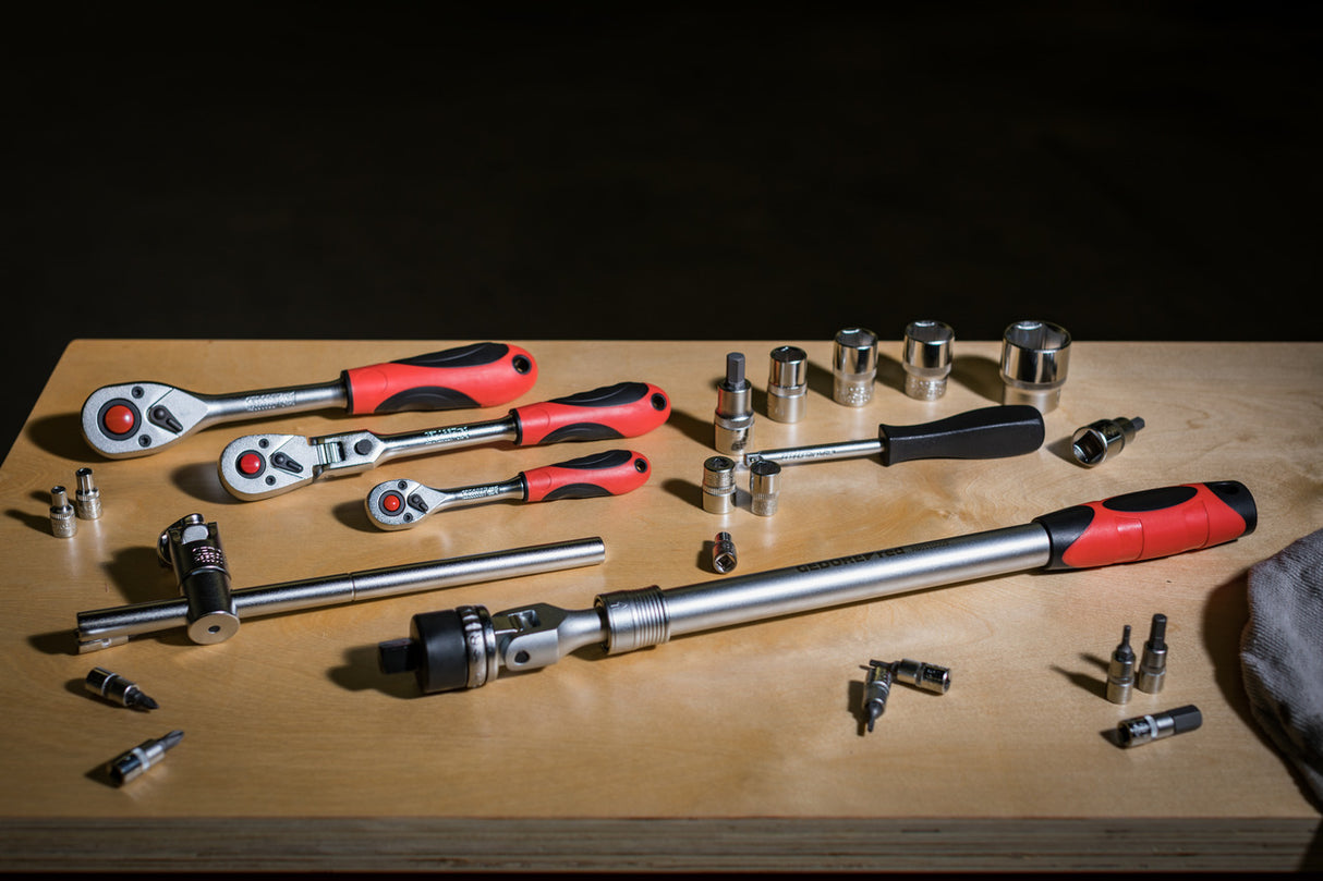 Antrenor cu clichet 1/4", reversibil, cu adaptor de actionare, R40150027, GEDORE RED - sefira.ro