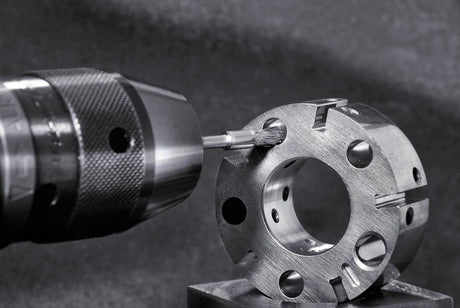 Perie de sarma din otel, mini, tip pensula, cu coada 3mm, diam.5mm, sarma 0,1mm ondulata, LESSMANN - sefira.ro