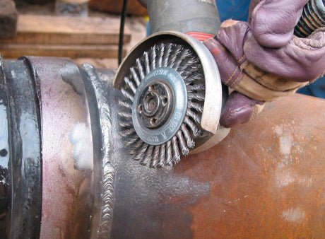 Perie de sarma din inox, rotunda ingusta, diam.125mm, sarma 0.5mm rasucita, prindere 22,23mm, LESSMANN - sefira.ro